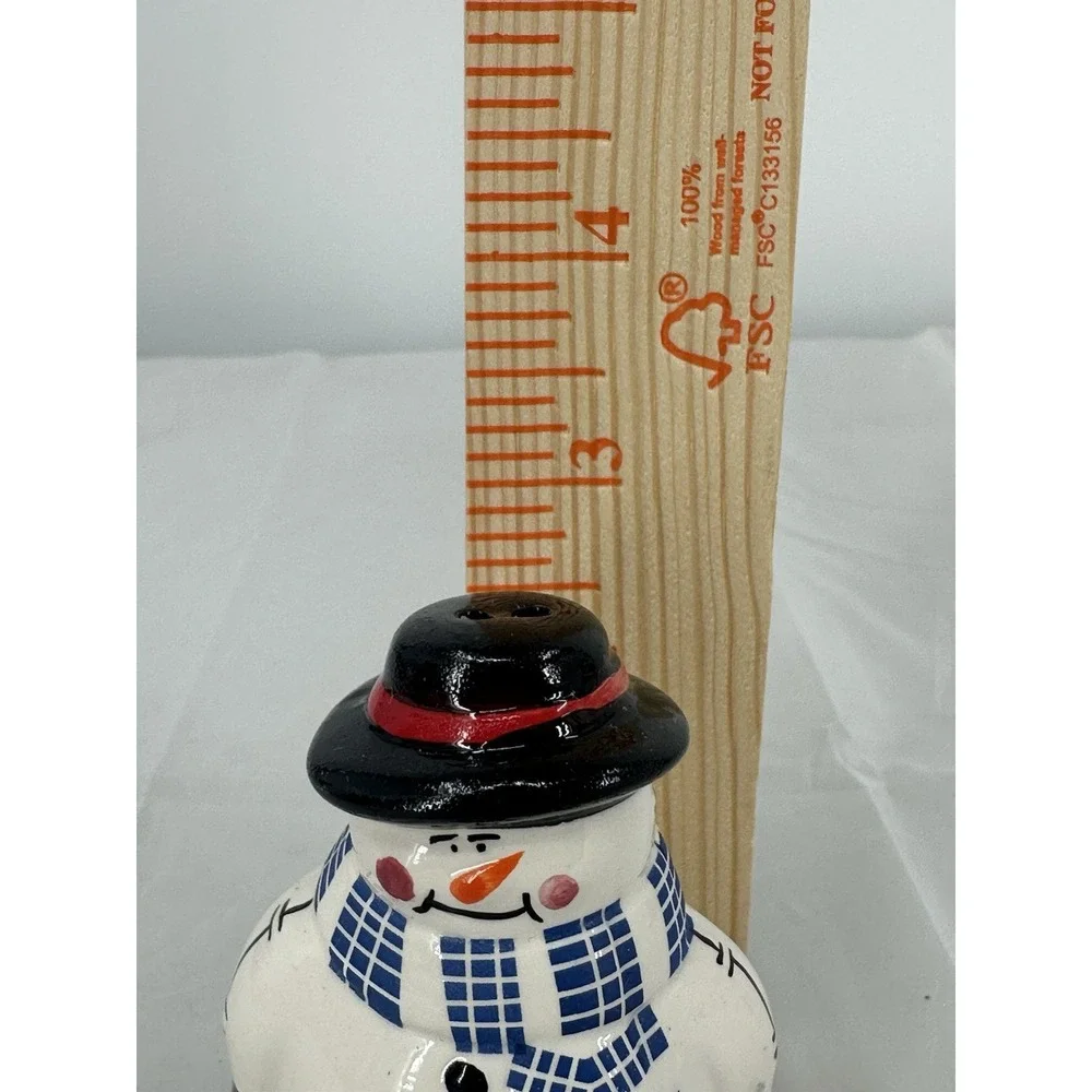 The Finishing Touch American Greetings Mr. and Mrs. Snowman‎ Salt Pepper Shakers